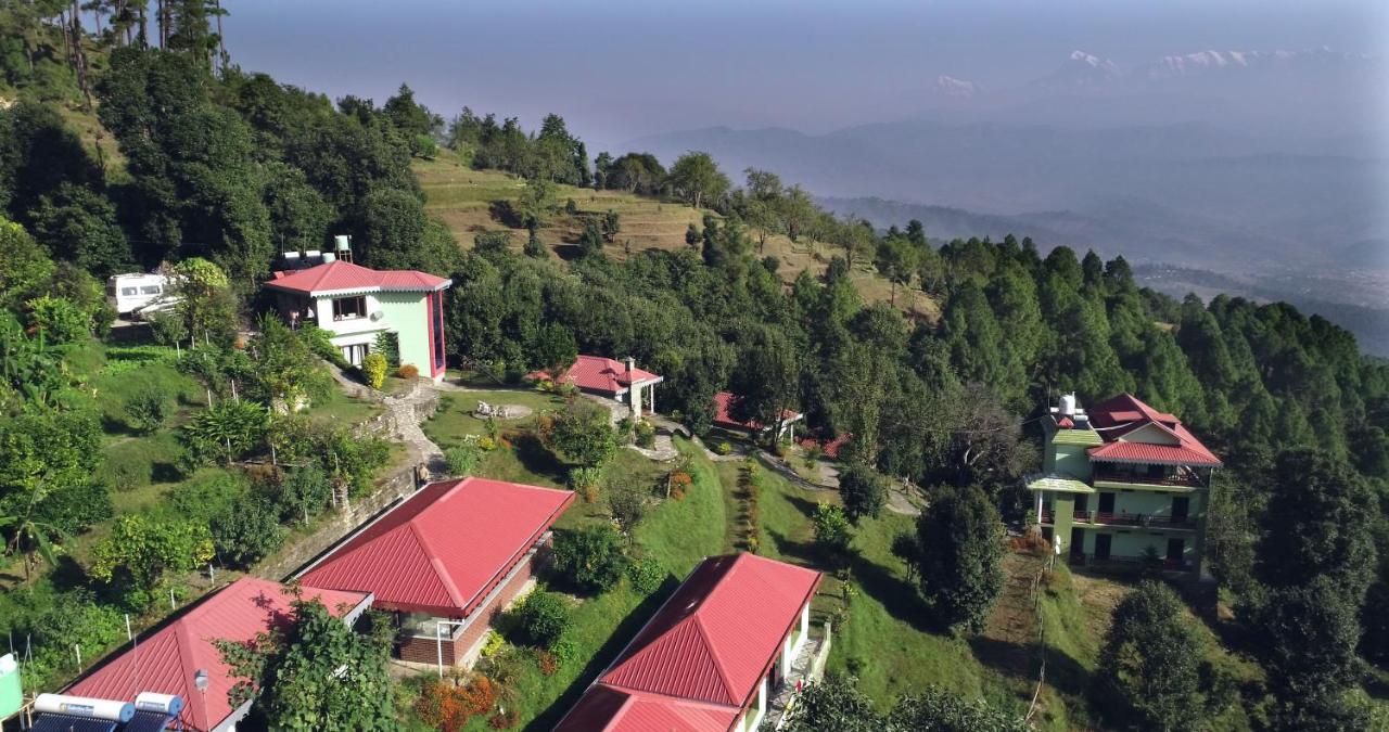 Himalaya Darshan Resort Каусані Екстер'єр фото